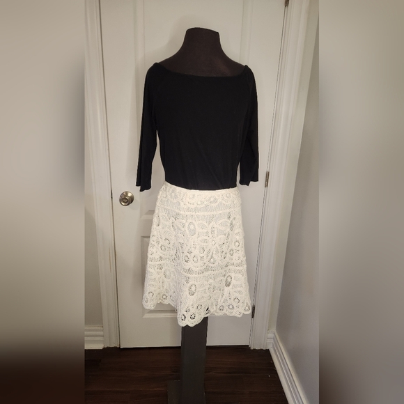 Saylor White Lace Skirt Size XS - Picture 2 of 7